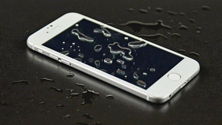 How To Fast Save Your Iphone From Water Damage?