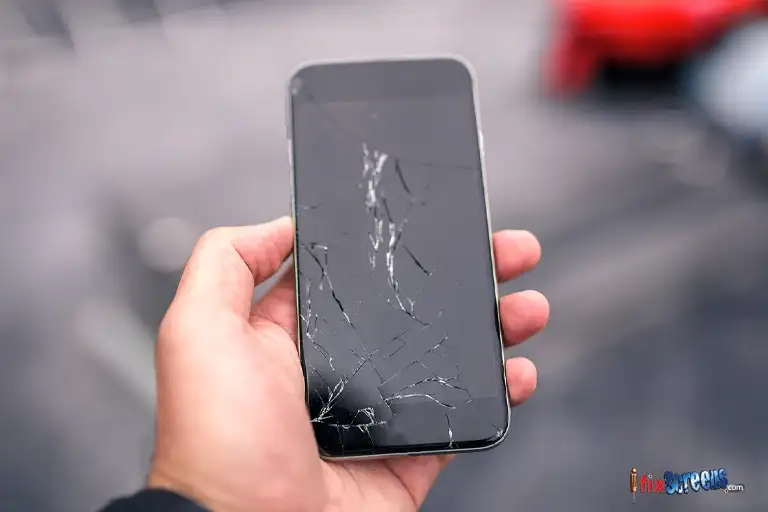 Cracked Phone Screen? Here's How To Get It Fixed Fast